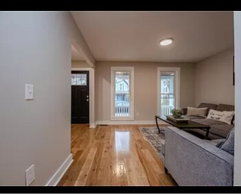 Building Photo - 688 Linden St