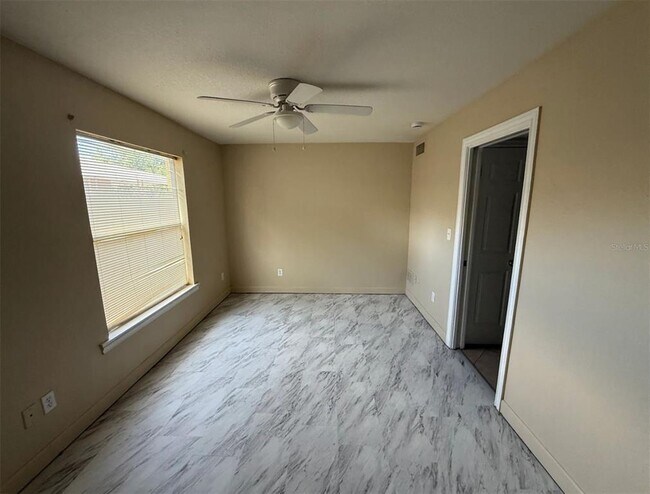 Building Photo - 117 N Evergreen Ave
