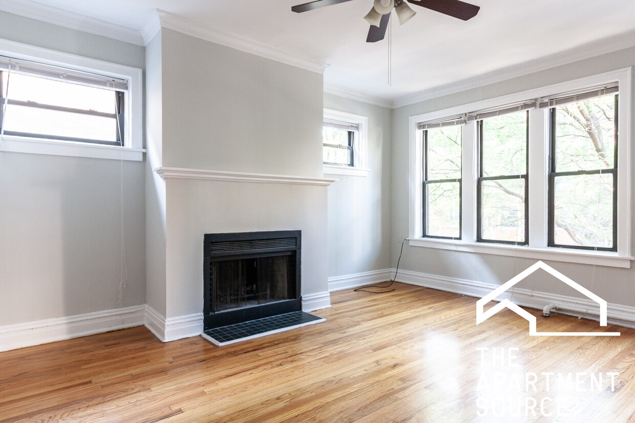 Primary Photo - 627 W Roscoe St