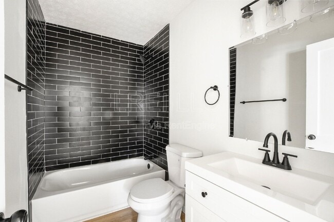 Foto del edificio - 320 N 36th St