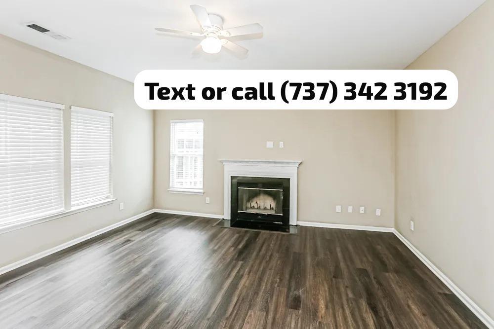 Foto principal - 6024 Downfield Wood Dr
