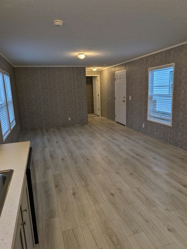 Building Photo - 49643 Pine Dr