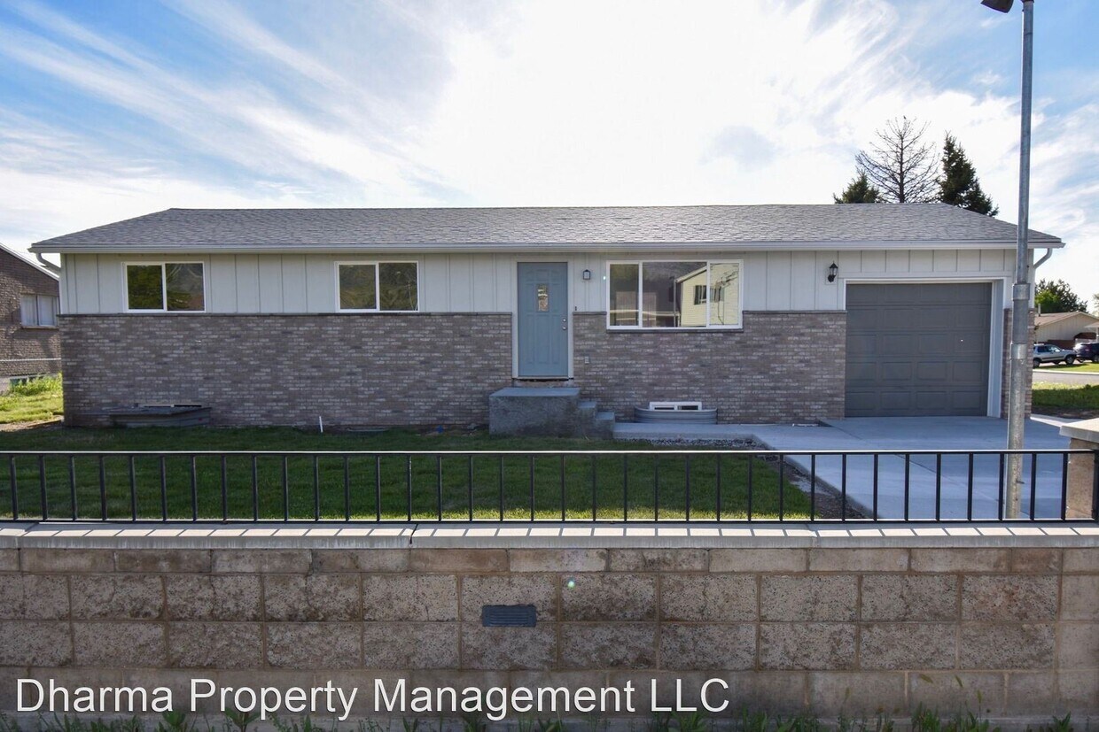 Primary Photo - 5 br, 3 bath House - 997 N 350 E