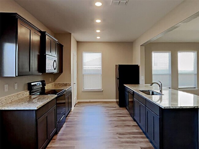 Building Photo - 2029 Churchill Downs Dr