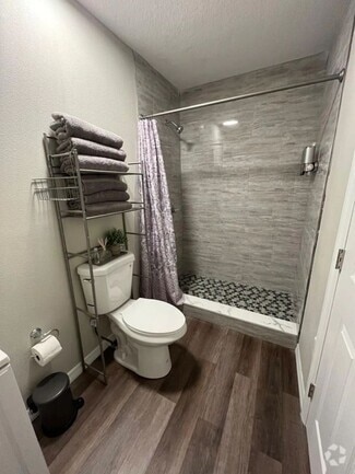 Building Photo - 6208 Pinewood Village Cir W