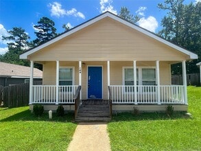 Building Photo - 164 Varsity Cir