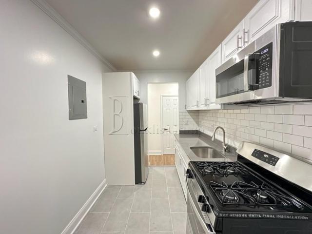 Foto principal - 1 bedroom in ASTORIA NY 11103