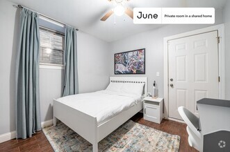 Building Photo - Private bedroom in 3 bed/2 bath Home