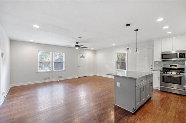 Foto del edificio - 2474 Habersham Dr
