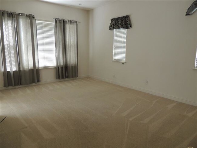Foto del edificio - 2642 Wrenwood Ave