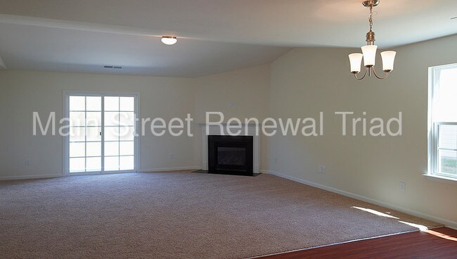 Building Photo - 1381 Aurora Glen Dr
