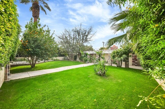 Foto del edificio - 32771 Whispering Palms Trail