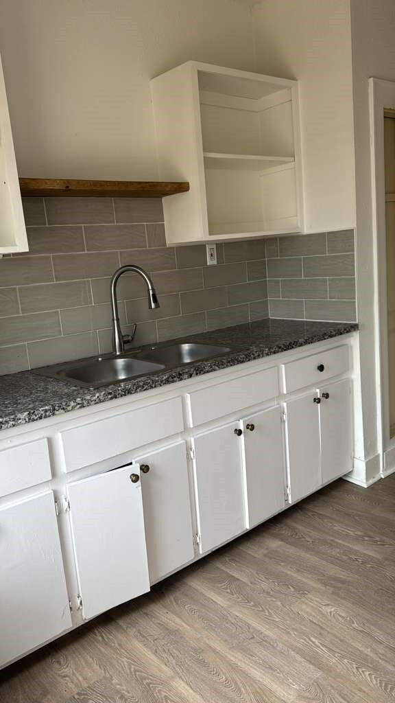 Foto del edificio - 111 E Lewis St