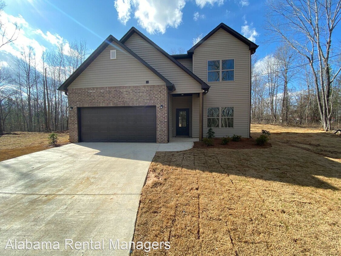 Primary Photo - 11621 Woodland Lake Rd