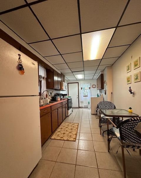 Building Photo - 454 Fern St