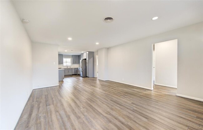 Foto del edificio - 6026 Clarewood Dr