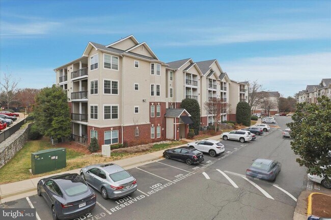 Foto del edificio - 1600 Spring Gate Dr.