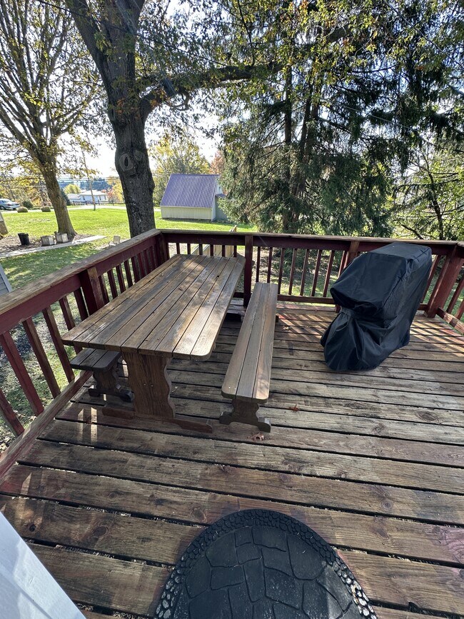 Foto del edificio - 962 W Main St