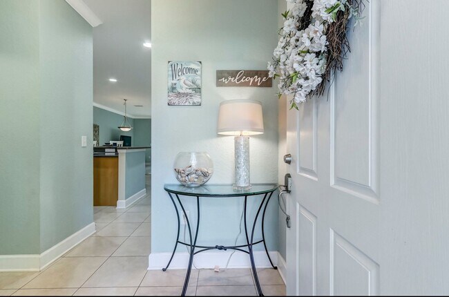 Foto del edificio - Furnished Stoney Creek Townhome