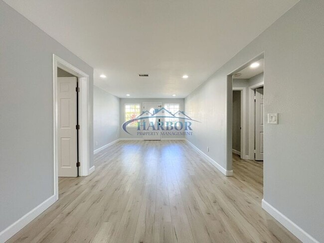 Foto del edificio - 969 W Oliver St