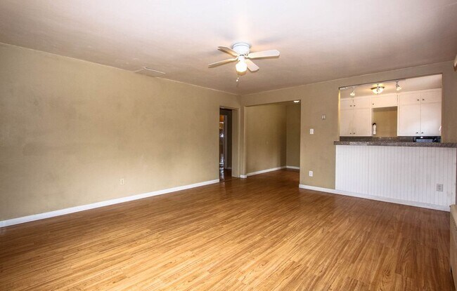 Building Photo - 543 Glenwood