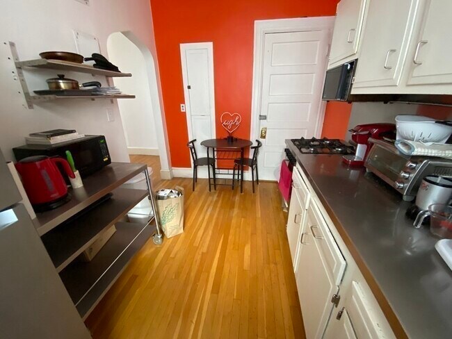 Foto del edificio - 1060 Beacon St