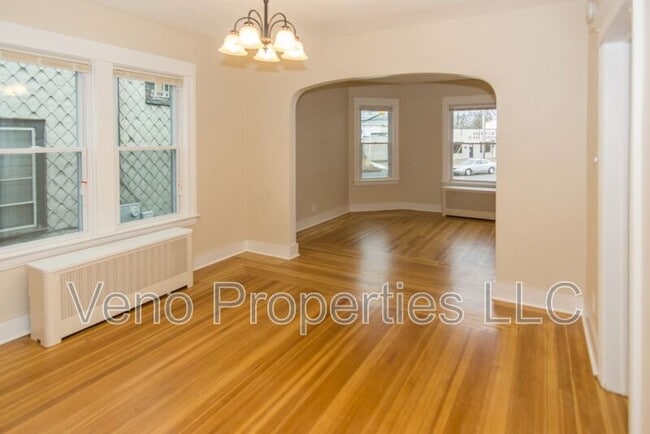 Foto del edificio - 305 Altamont Ave