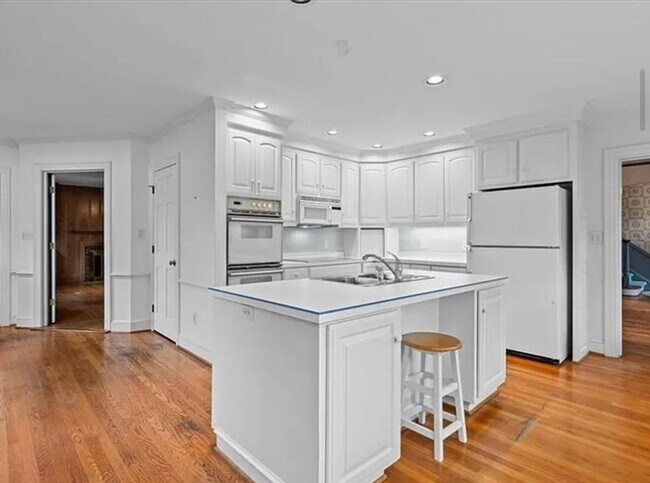 Foto del edificio - 703 Woodland Dr