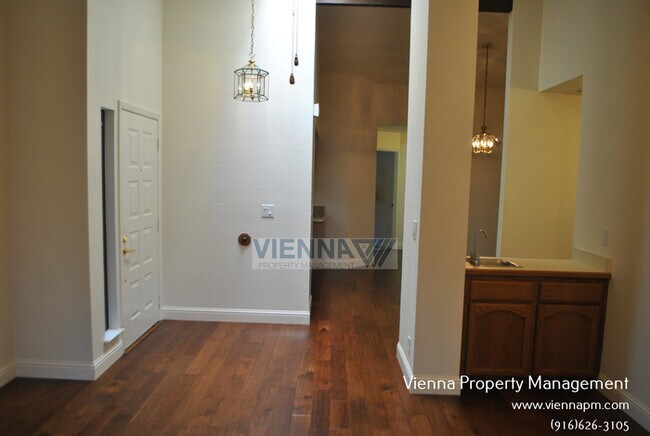 Building Photo - 4710 El Cid Ct