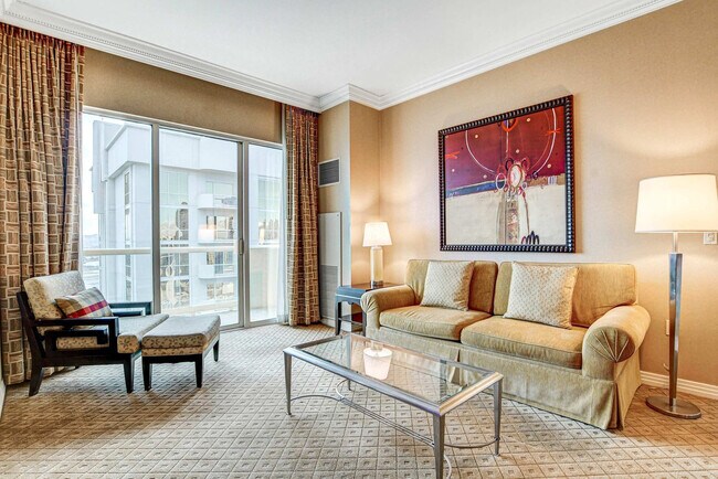 Building Photo - 4381 W Flamingo Rd