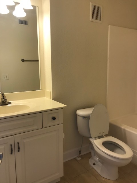 Bathroom - 802 E Main St