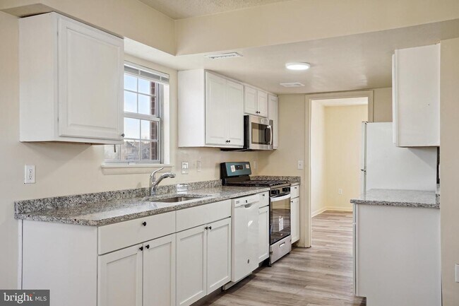 Building Photo - 3487 Cranmer Mews