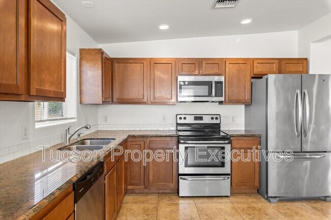 Foto del edificio - 227 E Waverly St