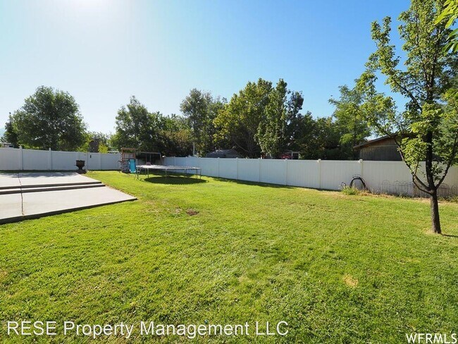 Building Photo - 4 br, 3 bath House - 529 W 2540 N