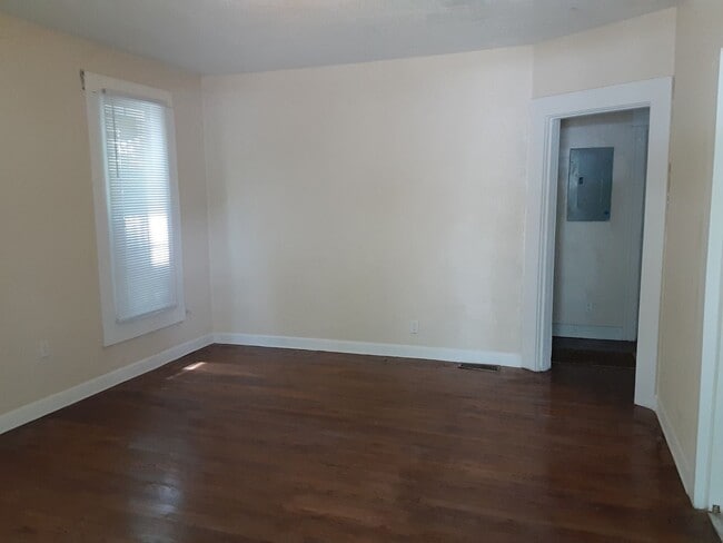 Building Photo - 3304 Marshall St