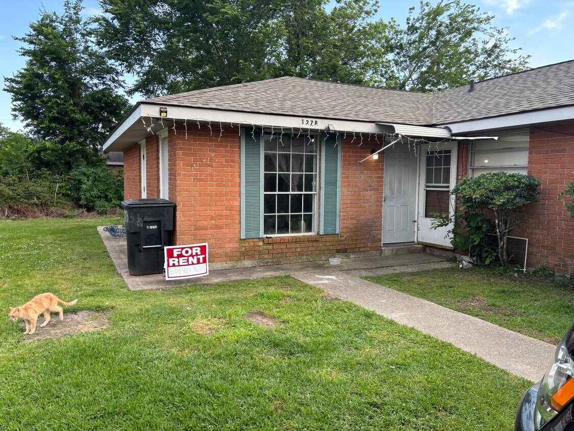 Duplex - 127 Danos Ln