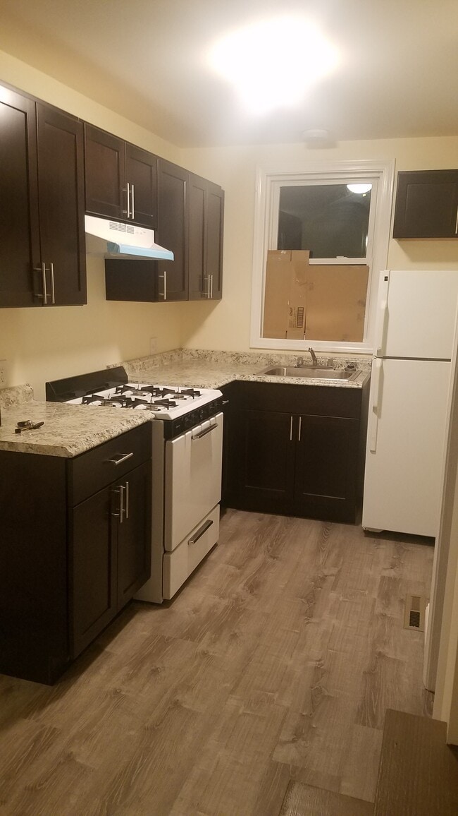 Kitchen - 100 Smith St