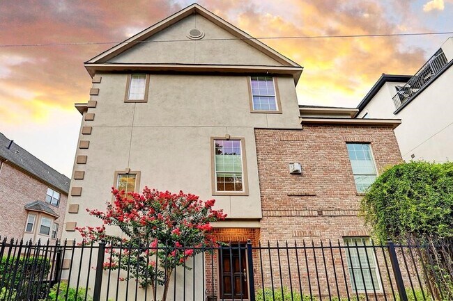 Foto del edificio - 1515 Oakdale St