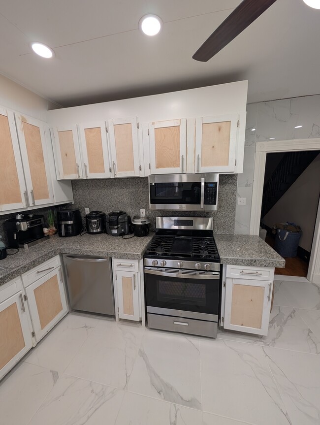 Photo - 74 Sharon St Townhome