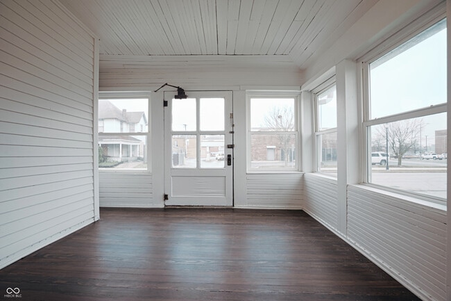 Building Photo - 217 S Meridian St