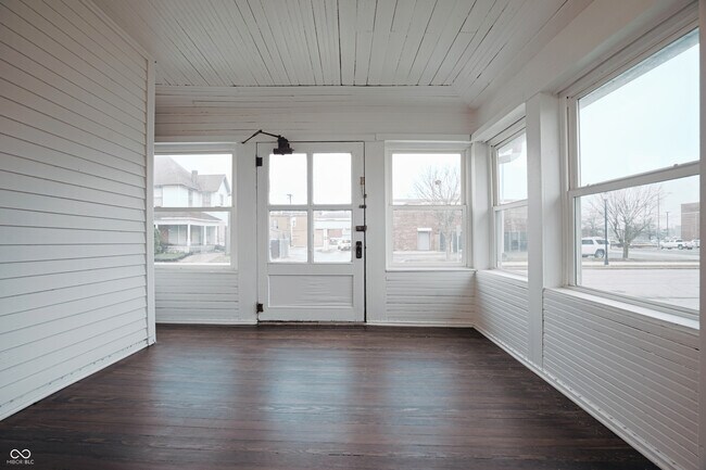 Foto del edificio - 217 S Meridian St