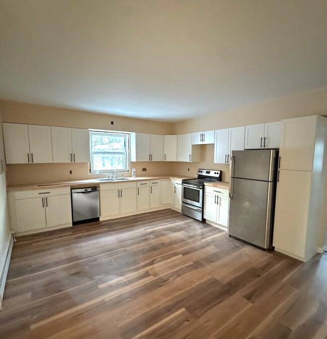 Building Photo - 118 Gamage Ave
