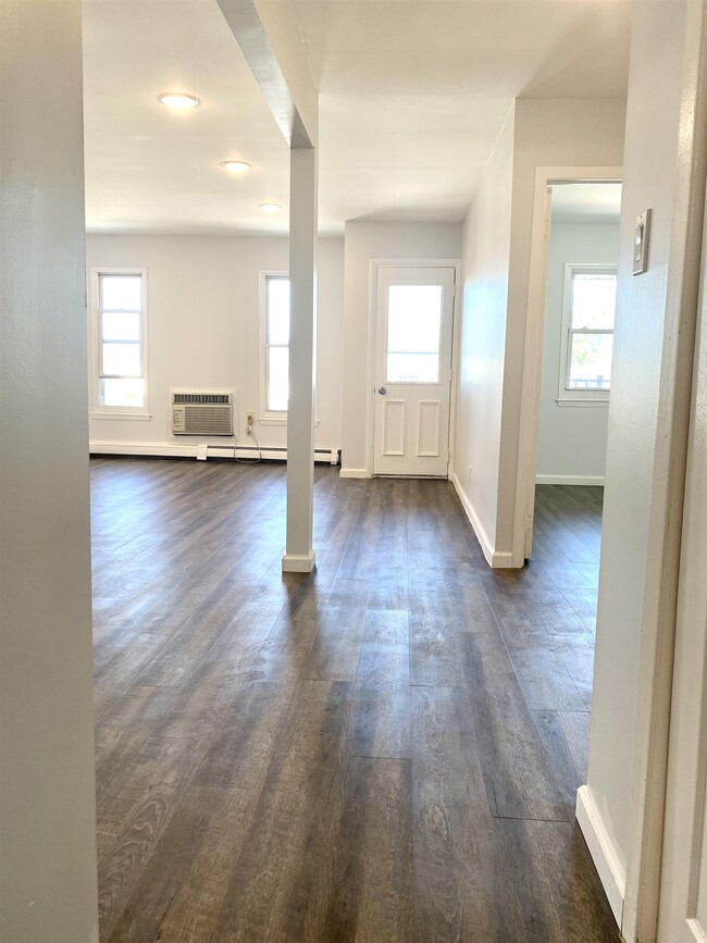 Building Photo - 512 Avenue C