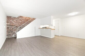 Building Photo - 13960 SE 173rd Pl