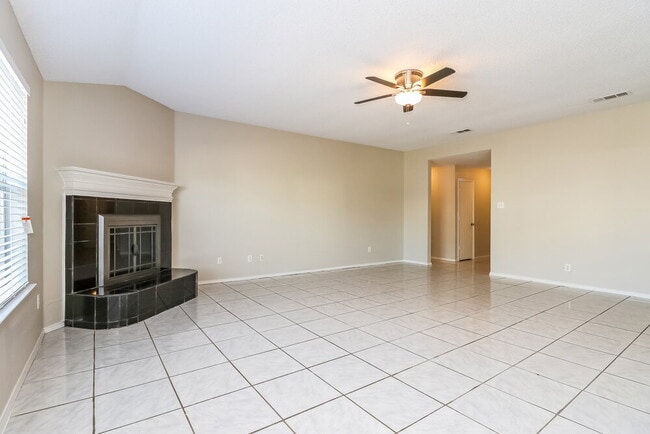 Building Photo - 617 St Eric Dr