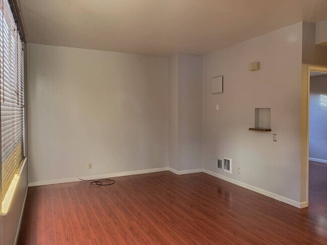 Foto del edificio - 2220 Pine St