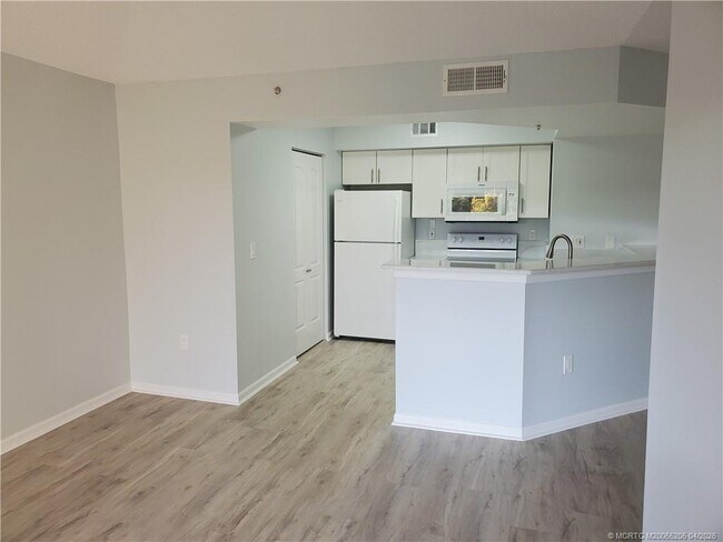 Foto del edificio - 3617 NW Adriatic Ln