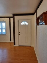 Building Photo - 22 Deepdale Dr