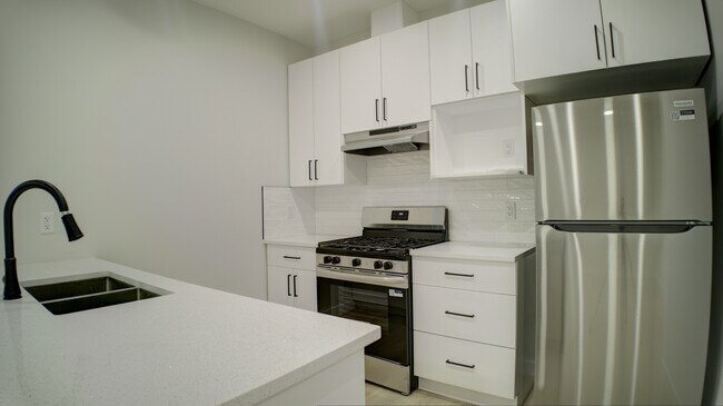 Building Photo - 10240-10157 157 St NW