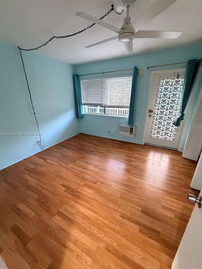 Foto del edificio - 450 Layne Blvd